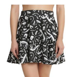 Hot Topic - Black & White Dinosaur Skeleton Skater Skirt (w/ Pockets!)
